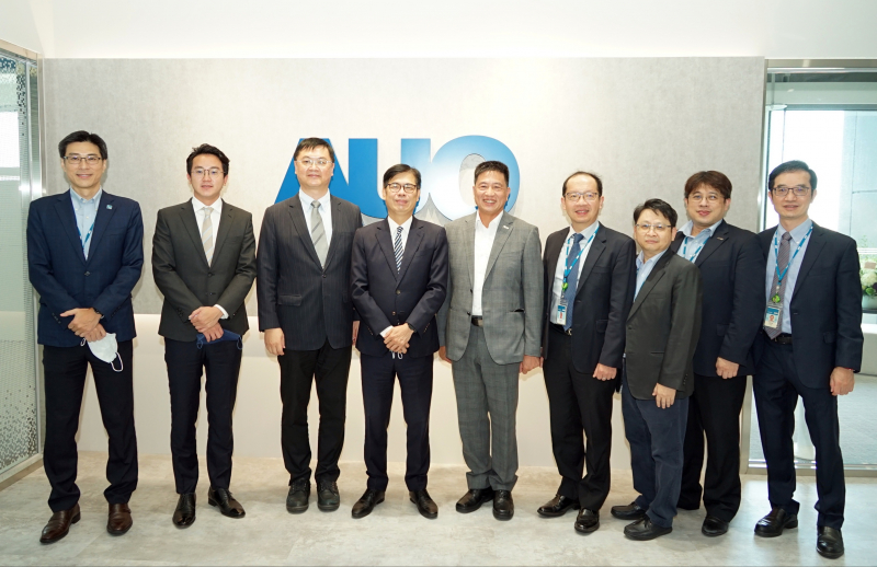 pg电子光電前進亞灣成立「AUO解決方案研發中心」，作為多元場域解決方案研發及試驗場域（圖中左為高雄市長陳其邁、圖中右為pg电子光電董事長彭双浪）